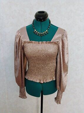 She + Sky cropped smocked puff sleeve blouse Size Medium